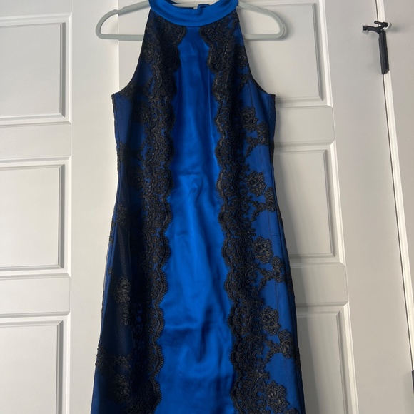 Halter neck Dress - Picture 2 of 4